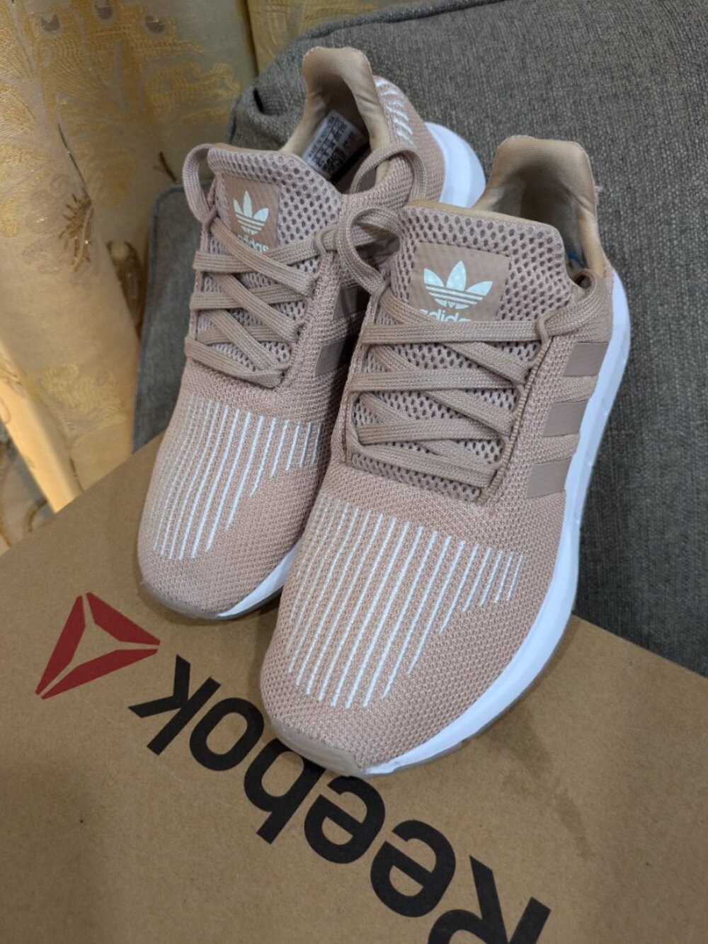 adidas Swift Run Women's Shoes Size 6.5 Ash Pearl Great Comdition